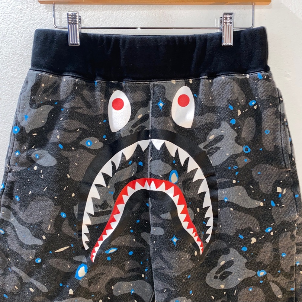 BAPE Space Camo Shark Sweat Shorts Gray / Black A Bathing Ape Size Large - Picture 2 of 11